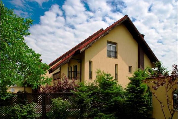 Casă / Vilă cu 6 camere de închiriat în zona Iancu Nicolae |  CP284163