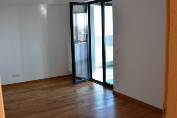 Apartament cu 3 camere de vânzare în zona Barbu Vacarescu | CP324342