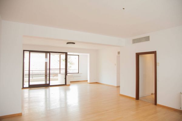 Apartament cu 4 camere de vânzare în zona Kiseleff | CP357951
